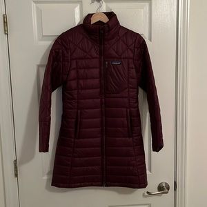 Patagonia radalie parka, color plum, like new, XS. Don’t miss out on this deal